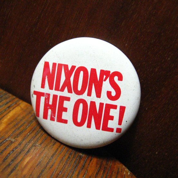Richard Nixon 1968 Presidential Campaign Lapel Pin - Picture 1 of 4